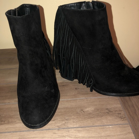 shoes - Picture 2 of 2